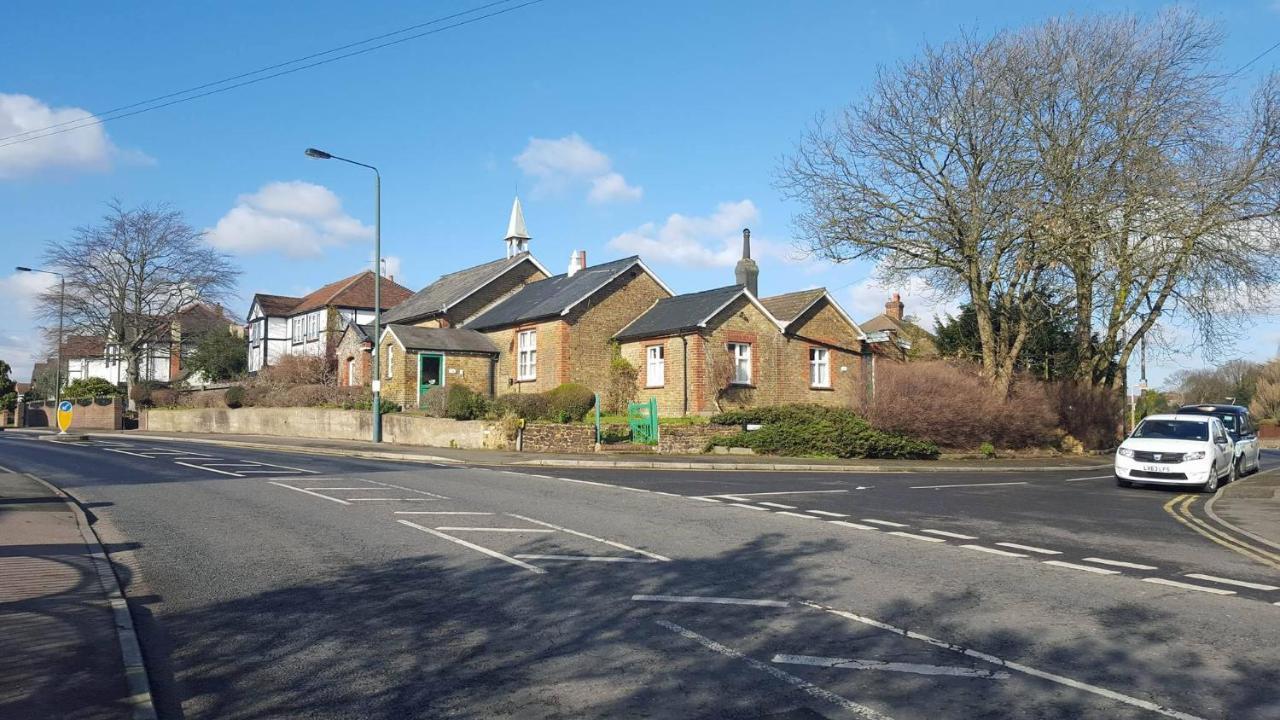 Converted Bungalow In Bexley London Eksteriør bilde