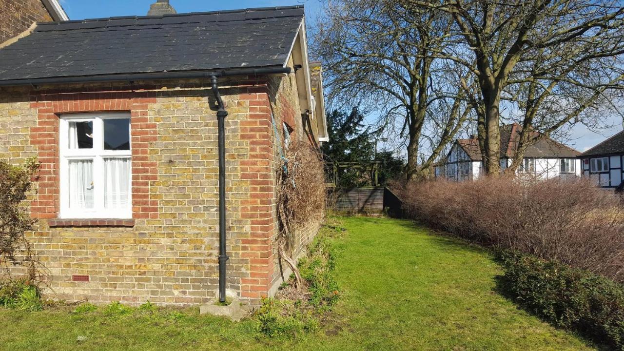 Converted Bungalow In Bexley London Eksteriør bilde